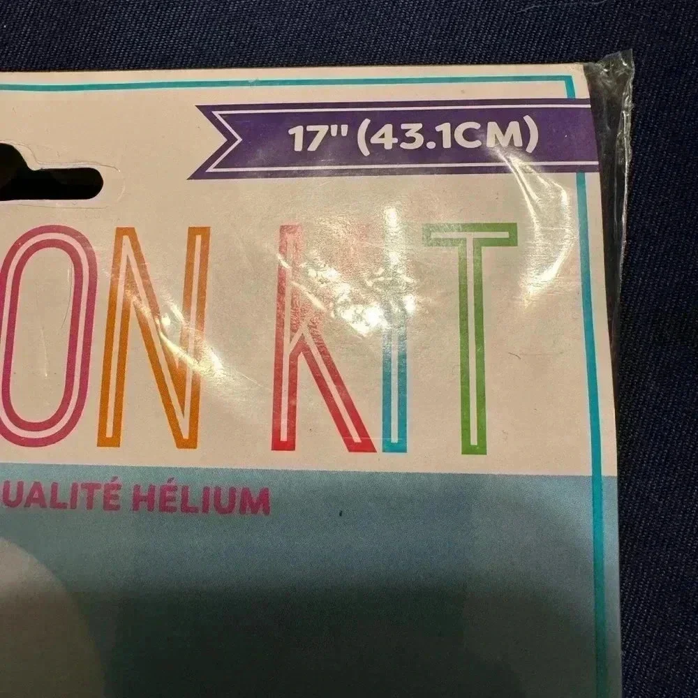 Unique Ballons Kit NWOT 17 BALLONS Total
